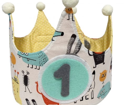 corona-tela-monstruos-simpaticos