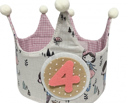 corona-tela-nina-en-el-bosque